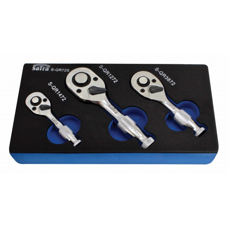 Bandeja de espuma con juego de 3 carracas extra cortas tipo Stubby de 72 dientes con mango metálico marca SATRA2