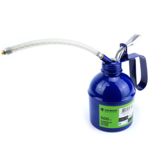 Aceitera tipo alcuza de 500cc para lubricación mecánica con gatillo y boquilla de precisión.