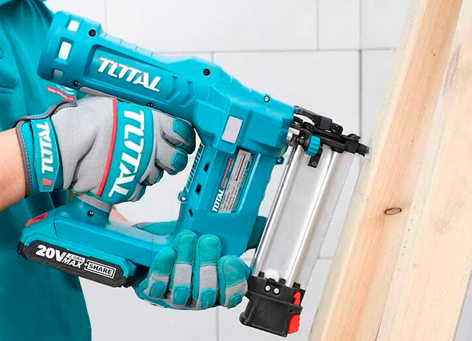 TOTAL TCBNLI2001 Clavadora Bateria 20V P20S (Con 2 Baterias 2Ah, Cargador, Maletin) - Imagen 4